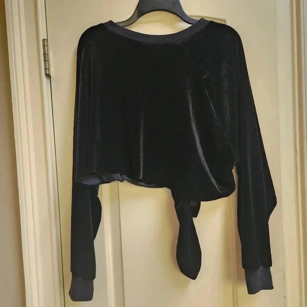 NUDE longsleeve black velvet tie front cropped top size medium - Picture 5 of 6